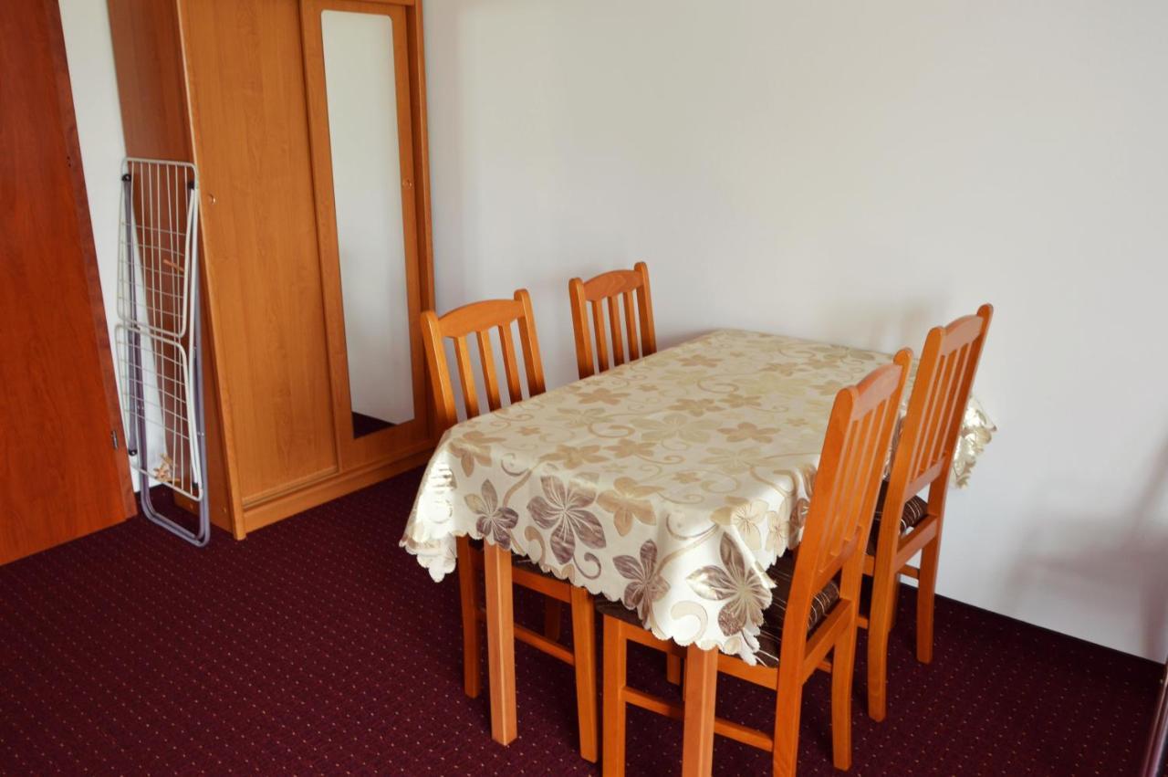 Pokoje Goscinne Orka Jarosławiec Exterior foto